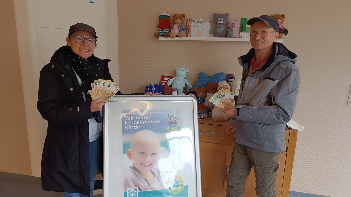 Poster Bild der Spende Traditioneller Nussknacker Stand