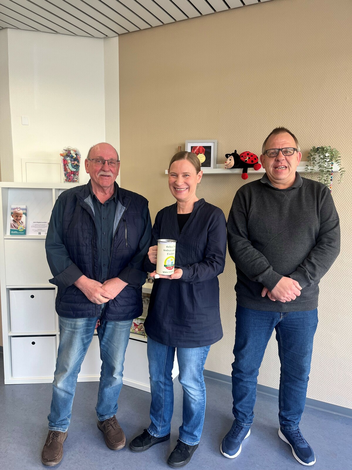 Poster Bild der Spende Spendenübergabe des ehemaligen Modellbau Clubs Dernbach